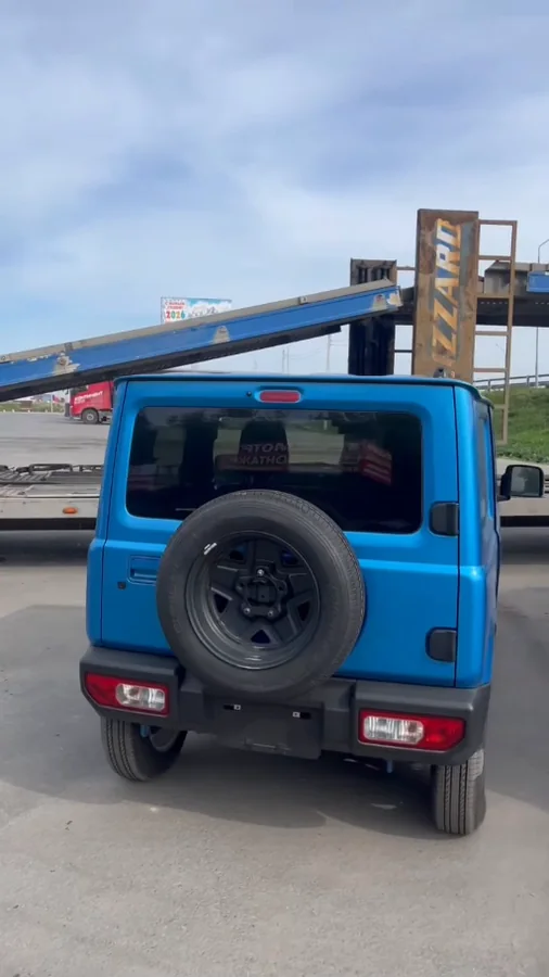 Кадр видео с автомобилем